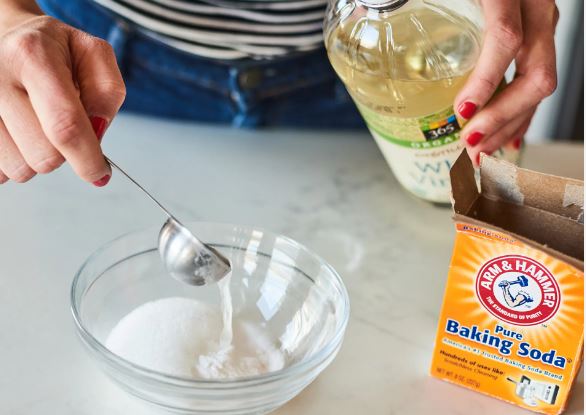 thông tắc cống bằng baking soda và giấm